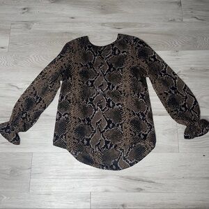 T Tahari Button Down Top S Snakeskin Chic Business Casual Elegant Feminine